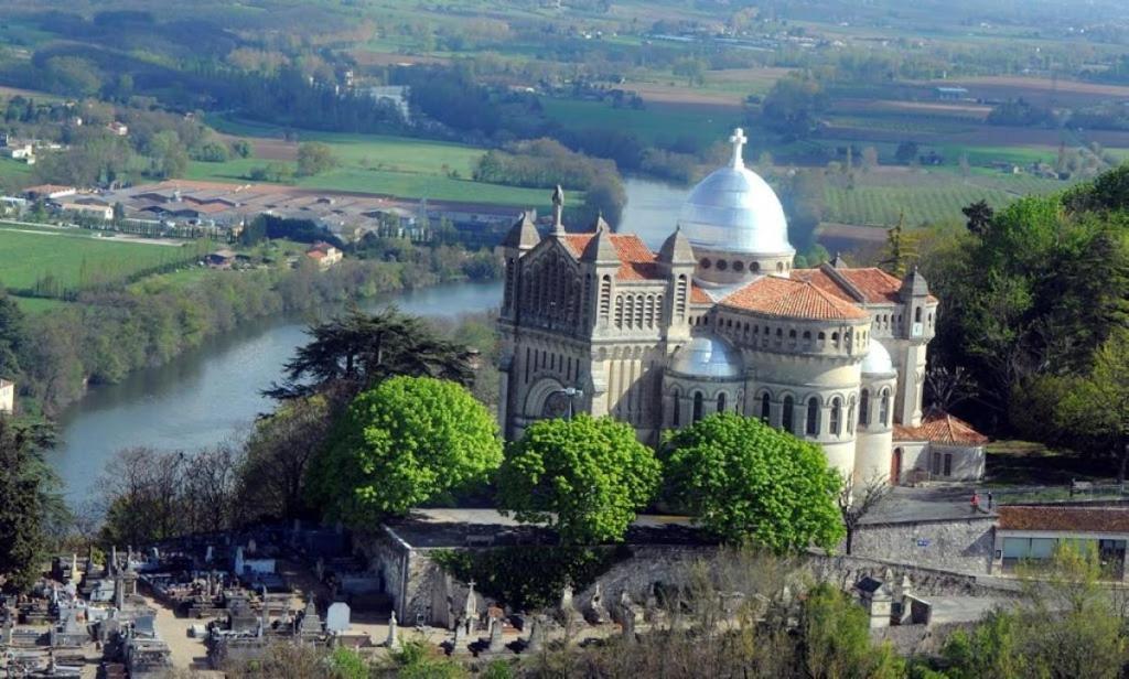 La Bastide Portoly B&B "Pruneaux" Penne-dʼAgenais Exteriör bild