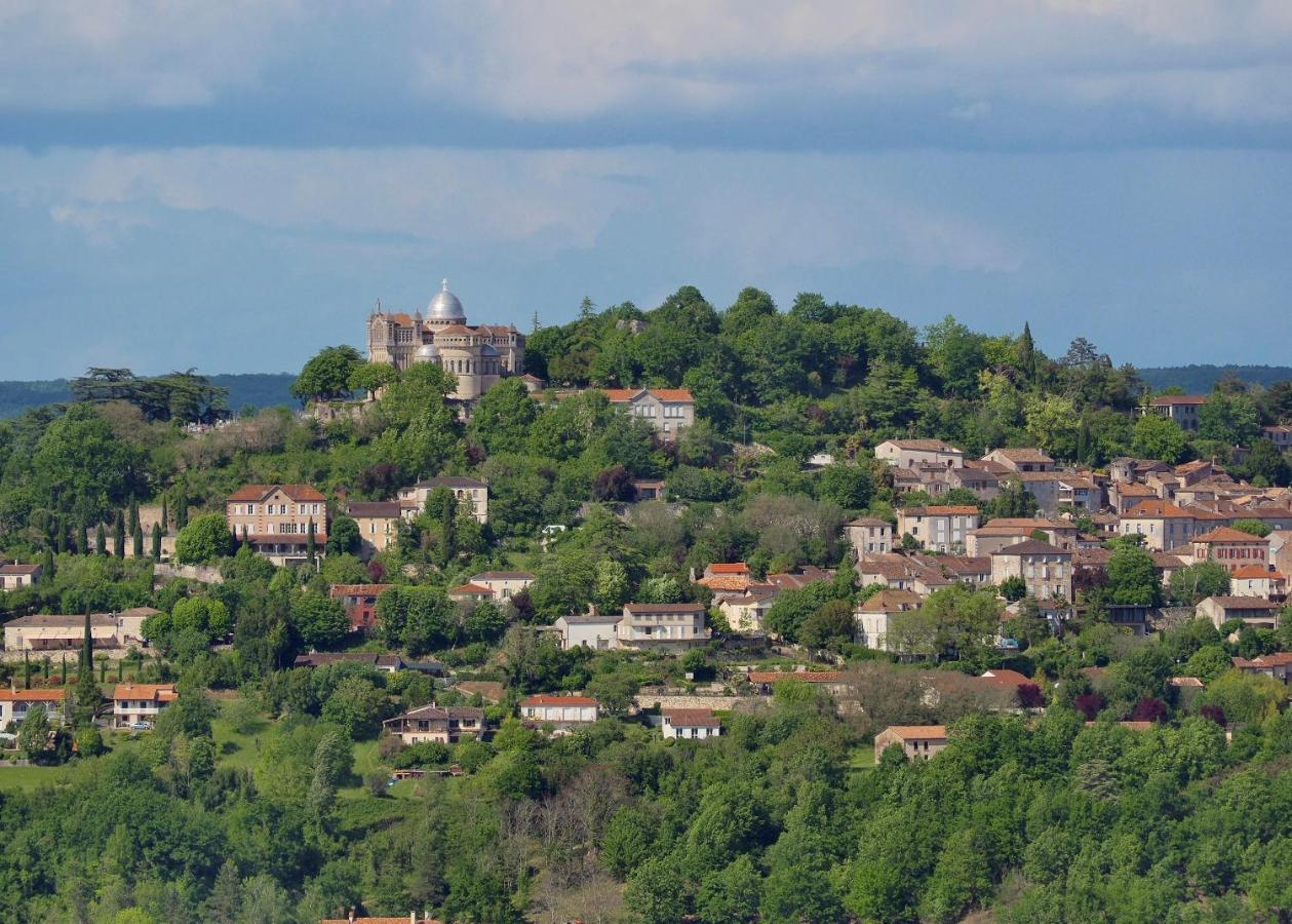 La Bastide Portoly B&B "Pruneaux" Penne-dʼAgenais Exteriör bild