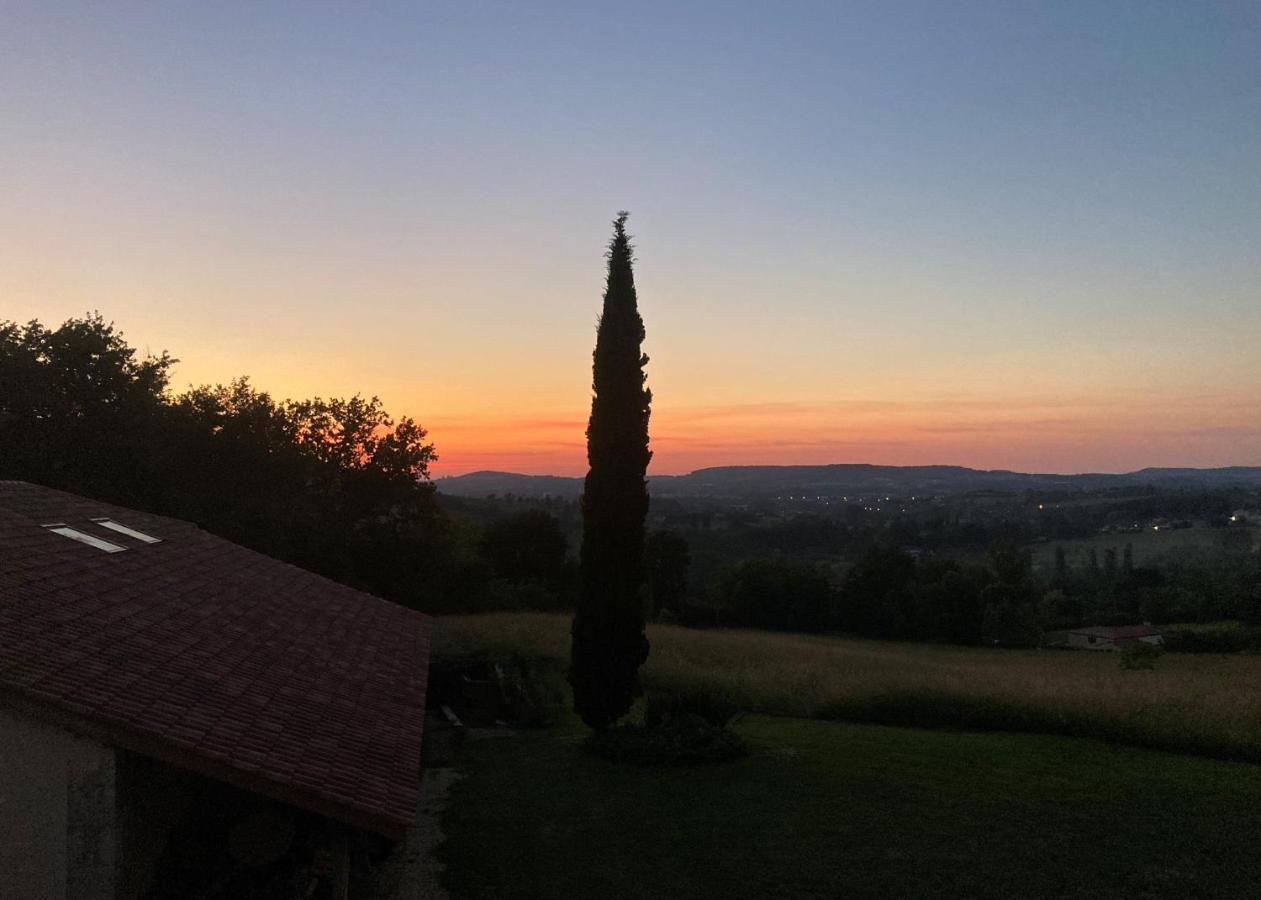 La Bastide Portoly B&B "Pruneaux" Penne-dʼAgenais Exteriör bild