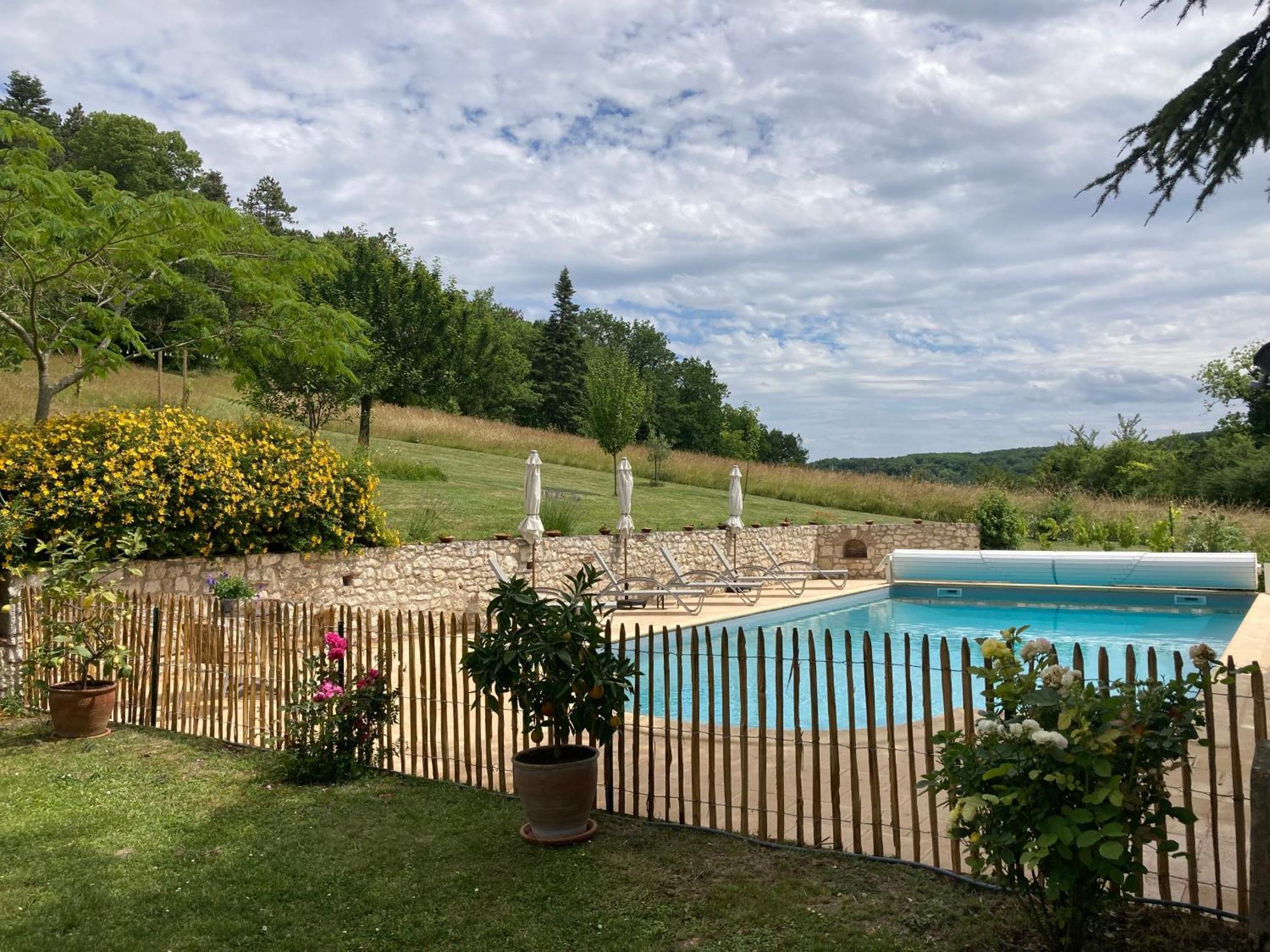 La Bastide Portoly B&B "Pruneaux" Penne-dʼAgenais Exteriör bild